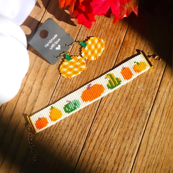 Handmade Pumpkin Seed Bead Bracelet (Bracelet ONLY) - Picture 1 of 4